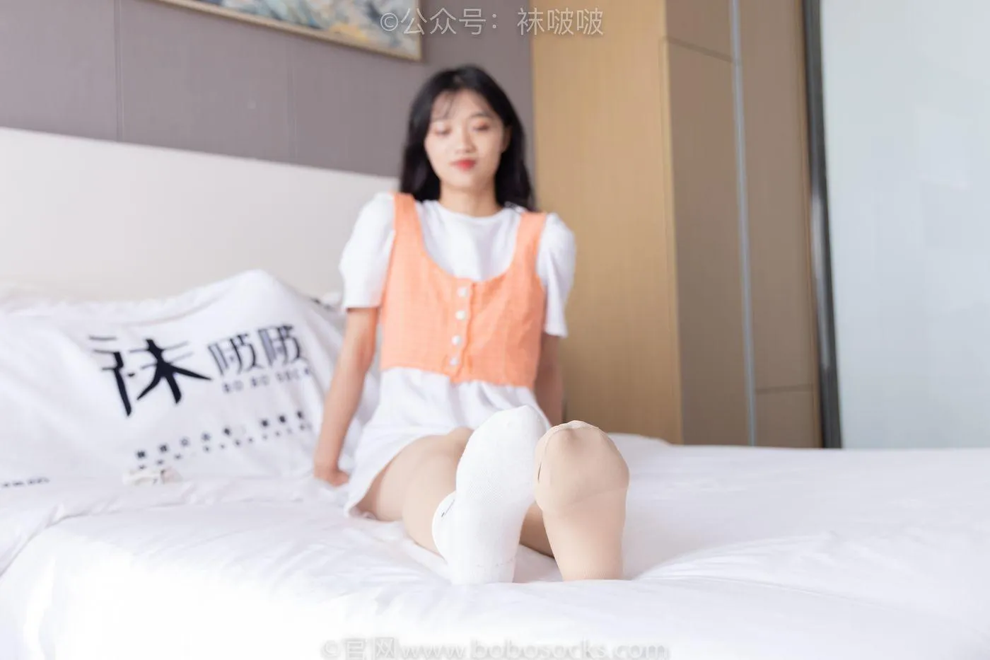 [BoBoSocks袜啵啵]NO.062 涵涵-运动鞋、白棉袜、厚肉丝 [145P]插图2